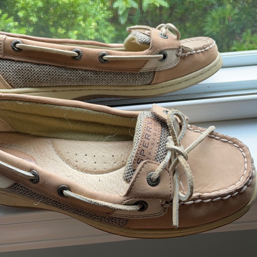 Sperry top-sider boat shoes! The color is tan.